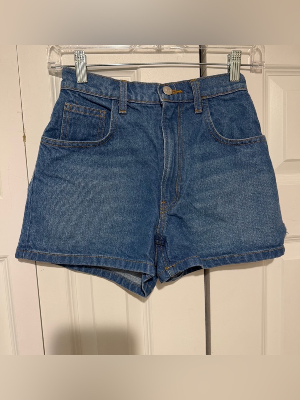 Reformation Vintage Jean Short
Mykonos Wash
